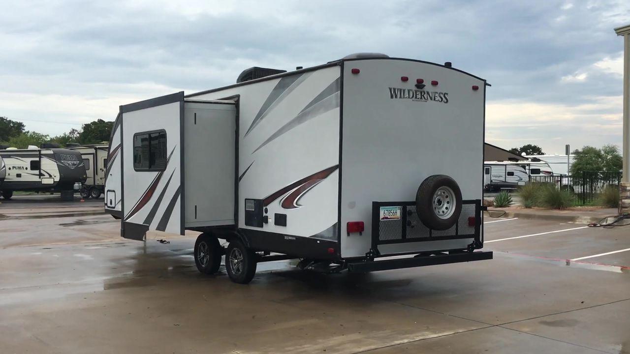 2018 HEARTLAND WILDERNESS 2450FB (5SFNB3022JN) , Length: 30.33 ft. | Dry Weight: 5,433 lbs. | Gross Weight: 6,900 lbs. | Slides: 1 transmission, located at 4319 N Main St, Cleburne, TX, 76033, (817) 678-5133, 32.385960, -97.391212 - With the 2018 Heartland Recreation Wilderness 2450FB travel trailer, set out on an outdoor adventure. For those looking for an unforgettable camping experience, this well-designed RV offers the ideal home away from home thanks to its innovative design, comfort, and functionality. The dimensions of t - Photo #7