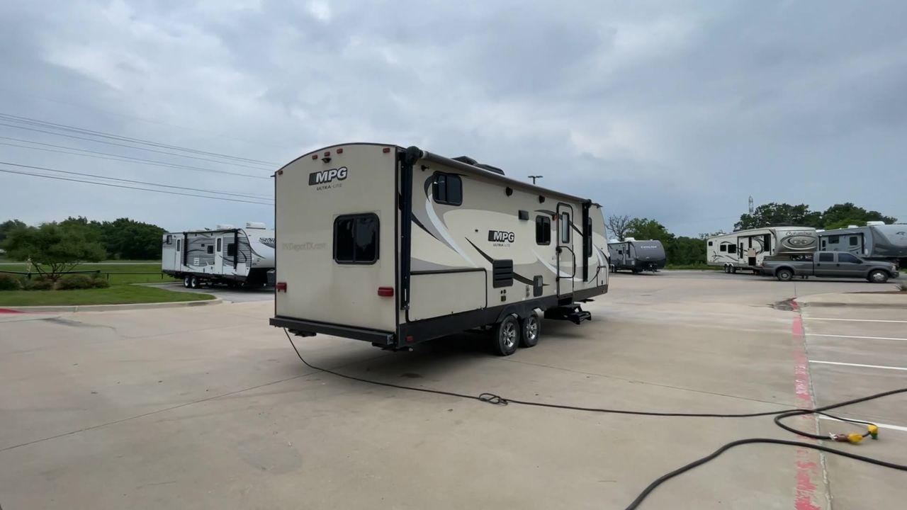 2018 TAN CRUISER RV MPG 2400BH (5RXHB2927J2) , Length: 29.08 ft. | Dry Weight: 5,320 lbs. | Gross Weight: 7,565 lbs. | Slides: 1 transmission, located at 4319 N Main Street, Cleburne, TX, 76033, (817) 221-0660, 32.435829, -97.384178 - Camping is more enjoyable when you include a few more of your friends. In this 2018 Cruiser MPG 2400BH travel trailer, you can accommodate a few extra guests thanks to a rear set of double-sized bunk beds. The dimensions of this unit are 29.08 ft in length, 8 ft in width, 11.08 ft in height, and - Photo #1