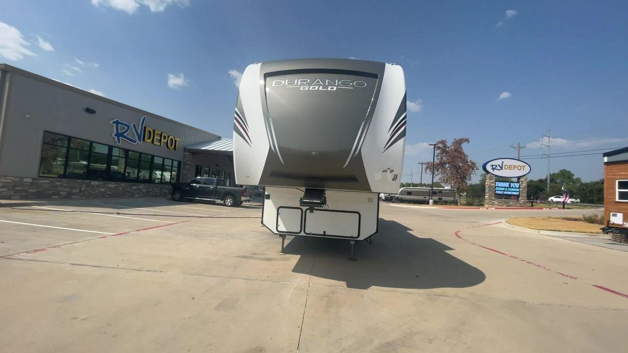 2020 K-Z DURANGO GOLD 366FBT (4EZFV4026L6) , Length: 39.83 ft. | Dry Weight: 11,470 lbs. | Gross Weight: 14,500 lbs. | Slides: 3 transmission, located at 4319 N Main St, Cleburne, TX, 76033, (817) 678-5133, 32.385960, -97.391212 - Travel and enjoy the luxuries this 2020 K-Z Durango Gold 366FBT has to offer! This fifth wheel measures almost 40 feet long and 13.5 feet tall. It has a dry weight of 11,470 pounds as well as a GVWR of 14,500 pounds. It comes equipped with three power slides and an 18-foot power awning. This unit is - Photo #8