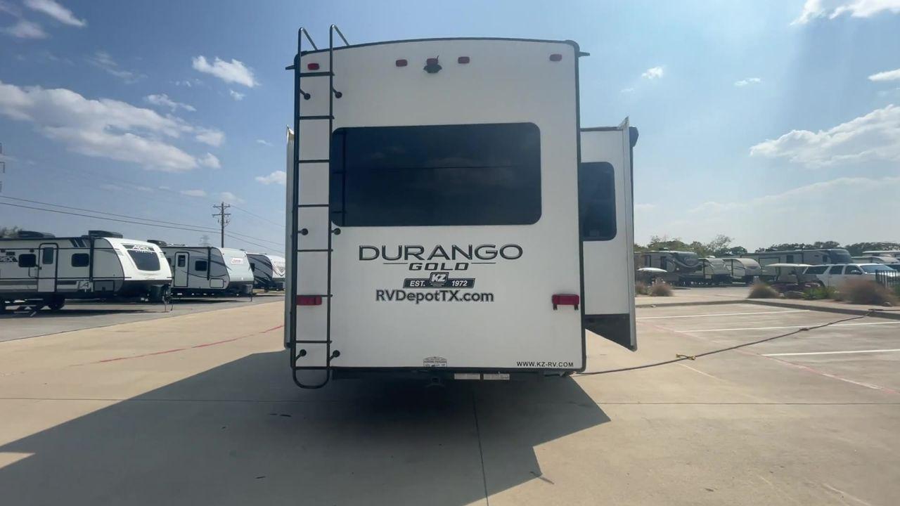 2020 K-Z DURANGO GOLD 366FBT (4EZFV4026L6) , Length: 39.83 ft. | Dry Weight: 11,470 lbs. | Gross Weight: 14,500 lbs. | Slides: 3 transmission, located at 4319 N Main St, Cleburne, TX, 76033, (817) 678-5133, 32.385960, -97.391212 - Travel and enjoy the luxuries this 2020 K-Z Durango Gold 366FBT has to offer! This fifth wheel measures almost 40 feet long and 13.5 feet tall. It has a dry weight of 11,470 pounds as well as a GVWR of 14,500 pounds. It comes equipped with three power slides and an 18-foot power awning. This unit is - Photo #12