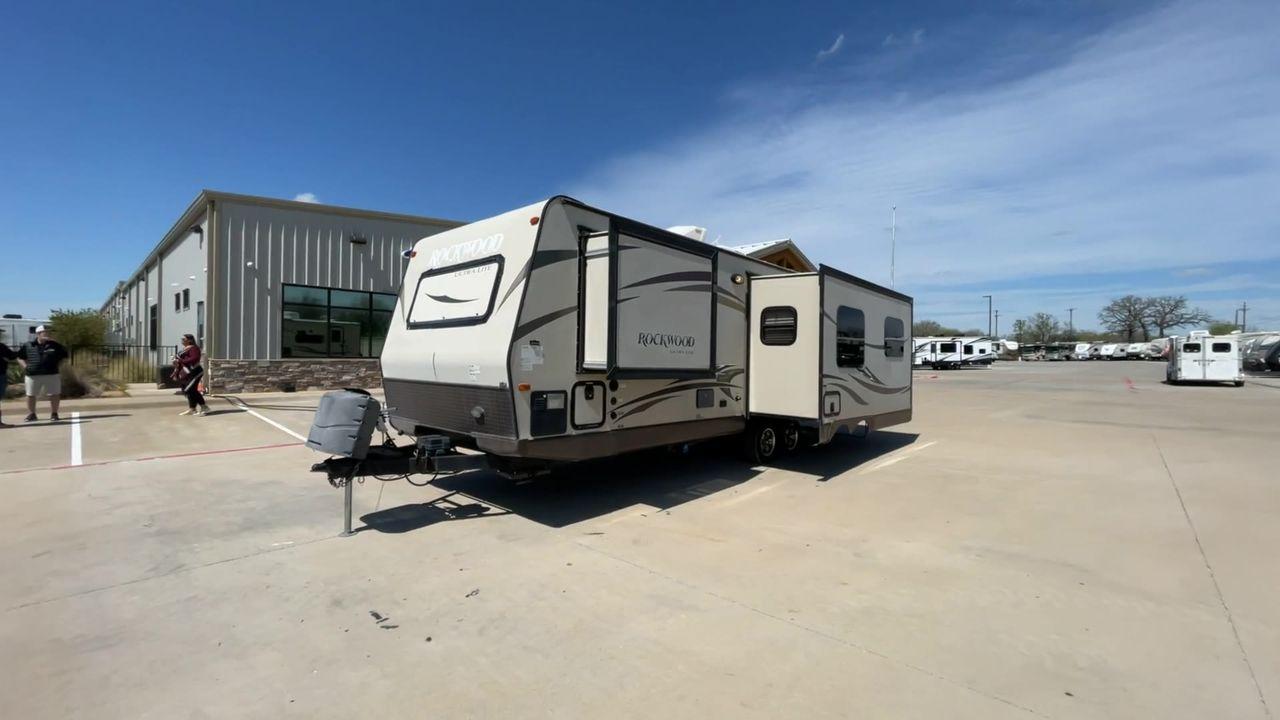 2014 FOREST RIVER ROCKWOOD 2604WS (4X4TRLB26ED) , Length: 29.67 ft. | Dry Weight: 5,665 lbs. | Slides: 2 transmission, located at 4319 N Main St, Cleburne, TX, 76033, (817) 678-5133, 32.385960, -97.391212 - Looking for a lightweight, fully-equipped travel trailer under 30 feet? Check out this 2014 Forest River Rockwood 2604WS! This trailer measures exactly 29.67 ft. in length and 9.58 ft. in height. It has a dry weight of 5,665 lbs. and a manageable hitch weight of 711 lbs. It includes two slides and a - Photo #5