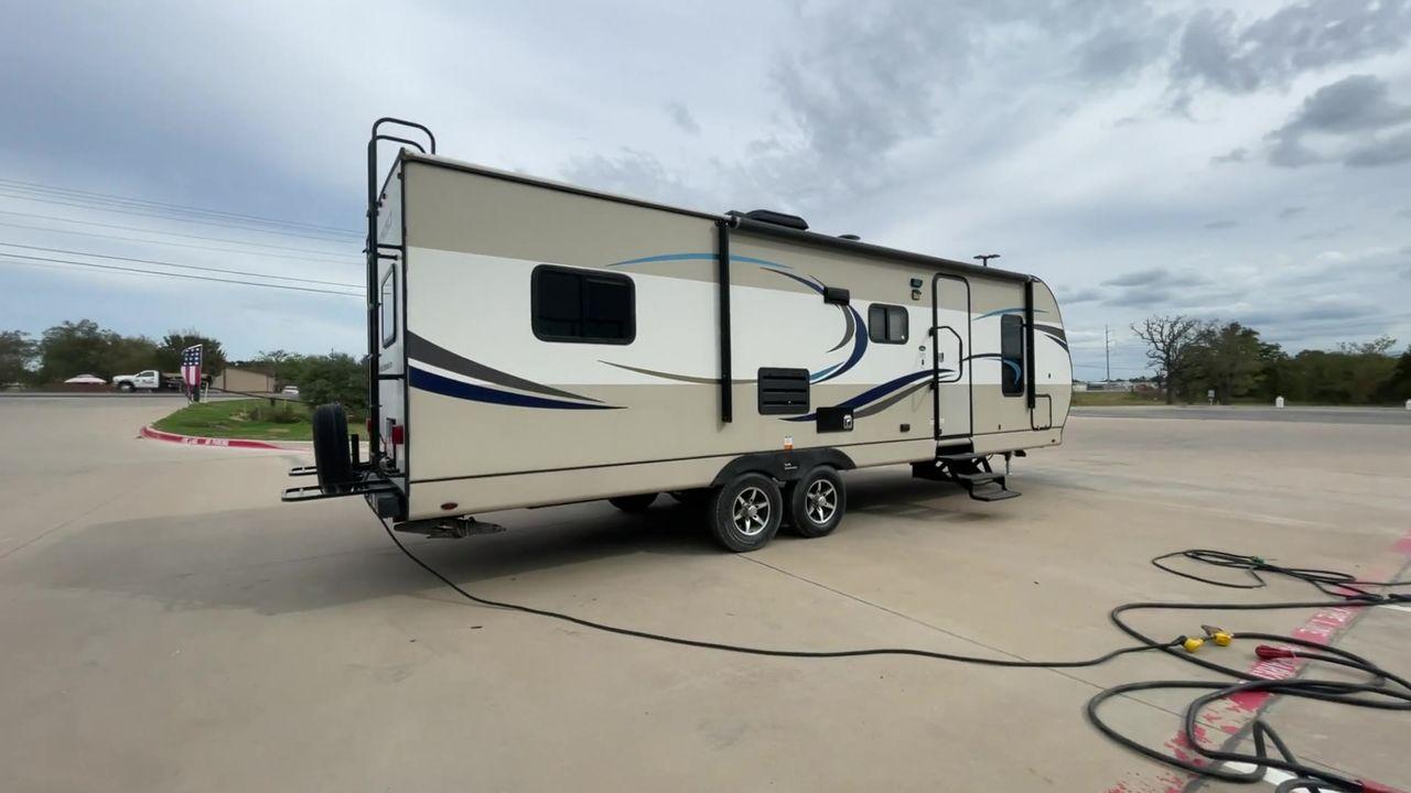 2020 PACIFIC COACHWORKS TANGO 279QQBH (5UYVS3228LR) , Length: 32 ft | Slides: 1 transmission, located at 4319 N Main St, Cleburne, TX, 76033, (817) 678-5133, 32.385960, -97.391212 - Photo #1