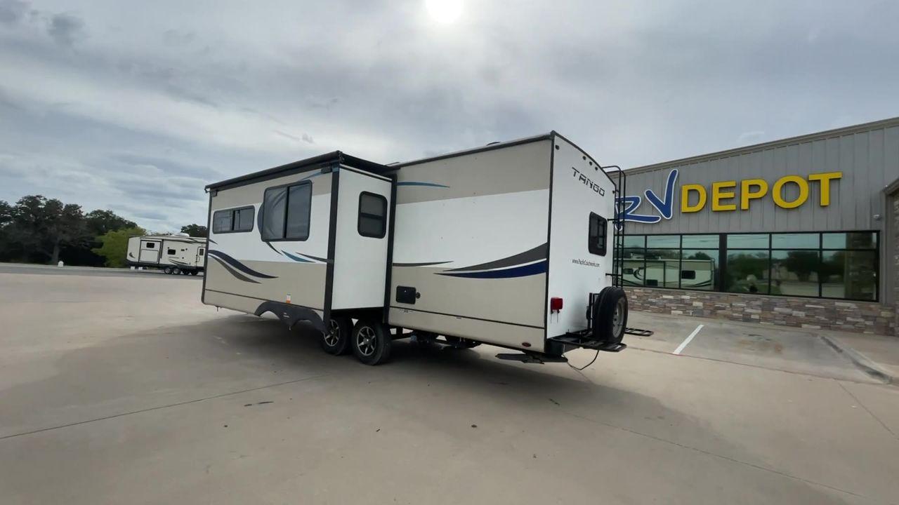 2020 PACIFIC COACHWORKS TANGO 279QQBH (5UYVS3228LR) , Length: 32 ft | Slides: 1 transmission, located at 4319 N Main Street, Cleburne, TX, 76033, (817) 221-0660, 32.435829, -97.384178 - Experience unparalleled comfort and convenience with the 2020 Pacific Coachworks Tango 279QQBH, perfect for all your travel adventures. Featuring a generous length of 32 feet and a convenient slideout, this travel trailer provides plenty of room for your loved ones to unwind and savor the adventure. - Photo #7