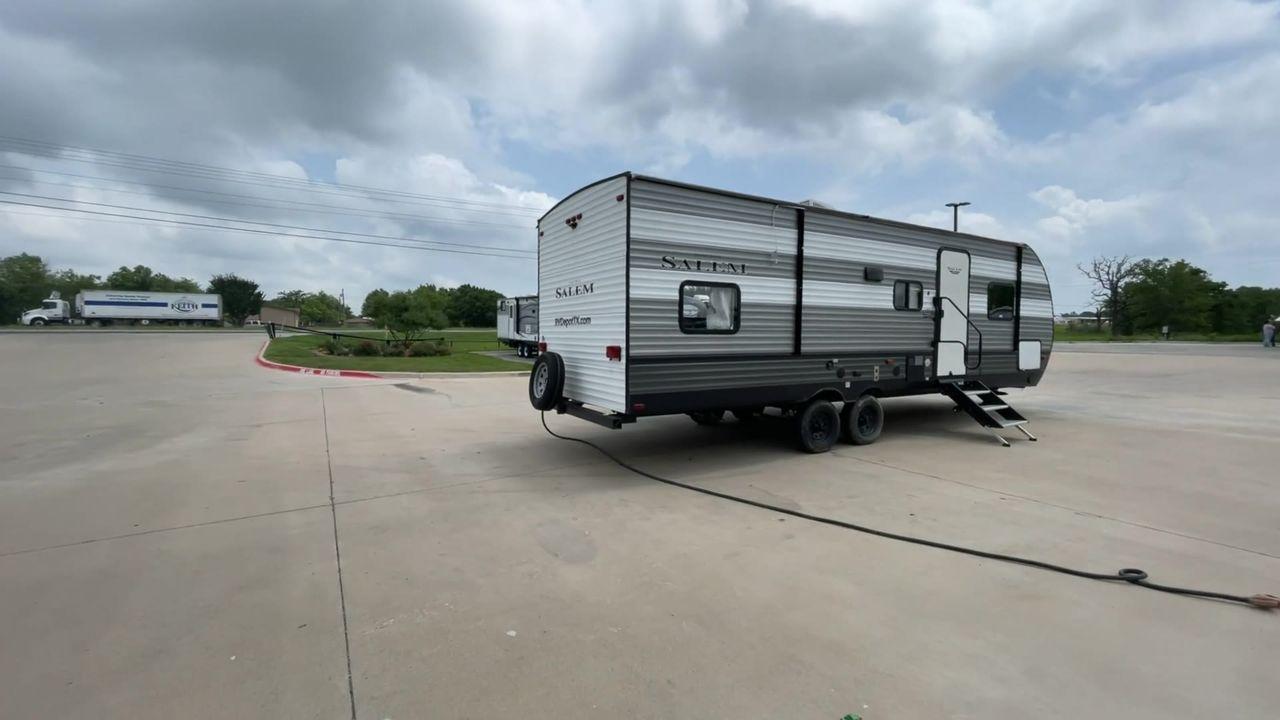 2019 FOREST RIVER SALEM 26DBLE (4X4TSMB23KA) , Slides: 1 transmission, located at 4319 N Main St, Cleburne, TX, 76033, (817) 678-5133, 32.385960, -97.391212 - This 2019 Forest River Salem 26DBLE is a single-slide travel trailer that offers sleeping space for up to 10 people! This Salem is designed with a straightforward and convenient floorplan featuring a front bedroom, central living and kitchen, and rear bunk and bath. The front bedroom can accommod - Photo #1