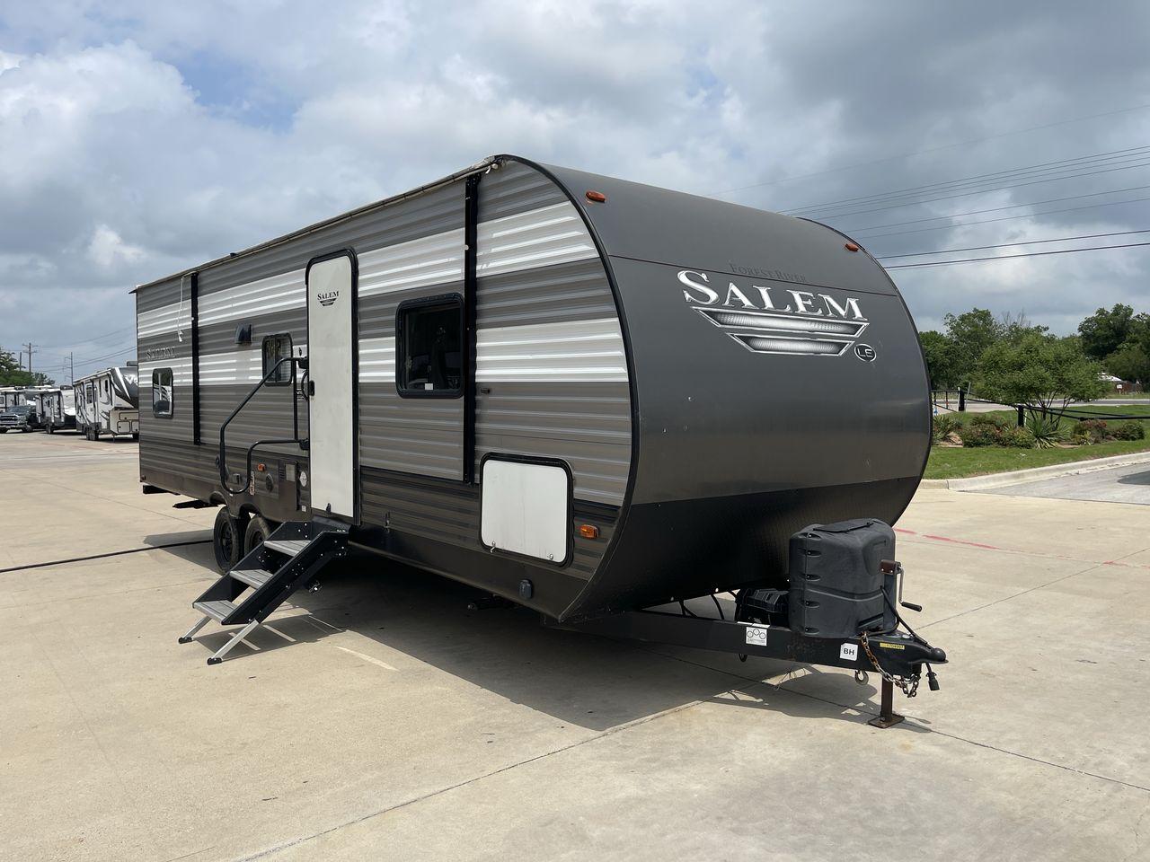 2019 FOREST RIVER SALEM 26DBLE (4X4TSMB23KA) , Slides: 1 transmission, located at 4319 N Main St, Cleburne, TX, 76033, (817) 678-5133, 32.385960, -97.391212 - This 2019 Forest River Salem 26DBLE is a single-slide travel trailer that offers sleeping space for up to 10 people! This Salem is designed with a straightforward and convenient floorplan featuring a front bedroom, central living and kitchen, and rear bunk and bath. The front bedroom can accommod - Photo #23