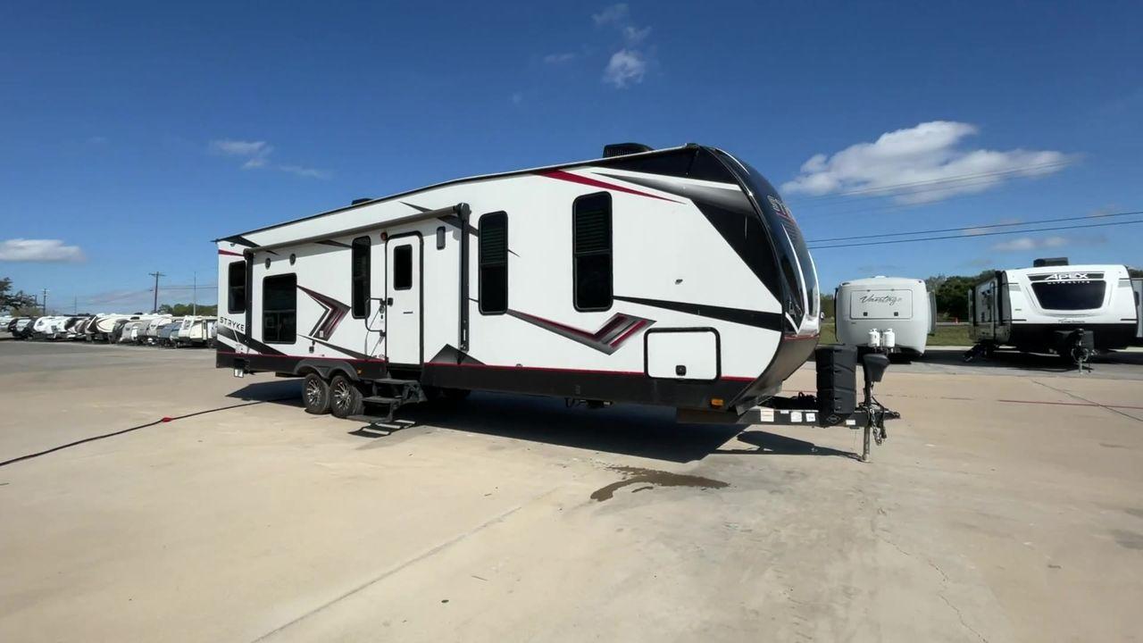 2021 CRUISER RV STRYKER 3414 (5RXGB392XM1) , Length: 38.75 ft. | Dry Weight: 9,608 lbs. | Gross Weight: 12,800 lbs. | Slides: 2 transmission, located at 4319 N Main Street, Cleburne, TX, 76033, (817) 221-0660, 32.435829, -97.384178 - The 2021 Cruiser RV Stryker 3414 is a meticulously crafted toy hauler that seamlessly integrates luxury, versatility, and durability to provide an exceptional on-the-road experience. Whether you're a passionate thrill-seeker indulging in outdoor sports or a discerning family seeking comfort, the Str - Photo #3