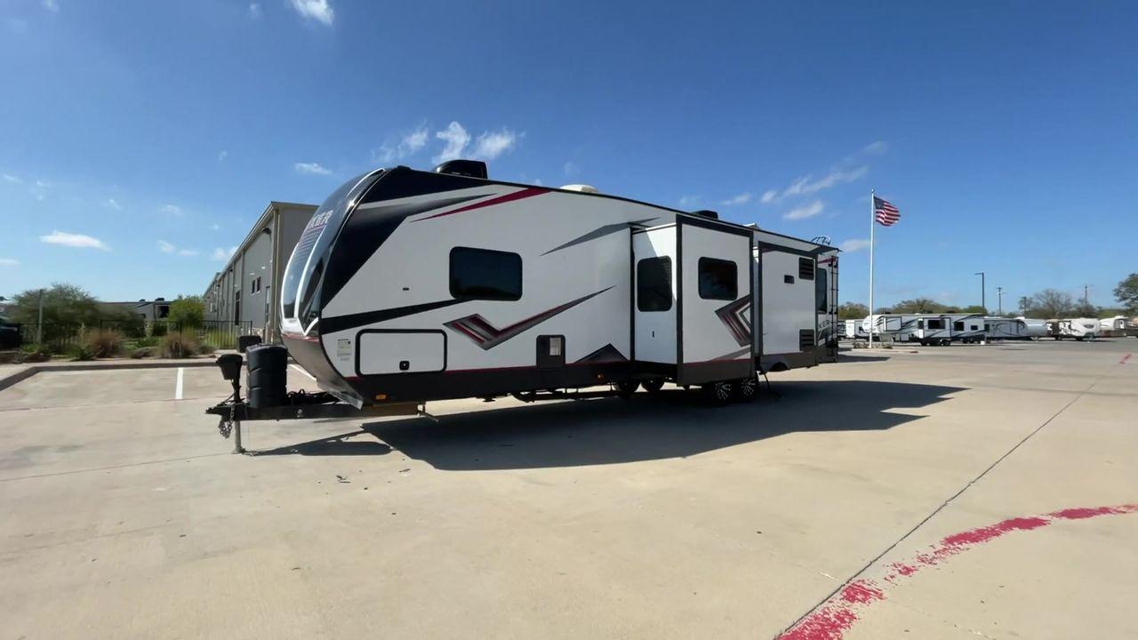2021 CRUISER RV STRYKER 3414 (5RXGB392XM1) , Length: 38.75 ft. | Dry Weight: 9,608 lbs. | Gross Weight: 12,800 lbs. | Slides: 2 transmission, located at 4319 N Main Street, Cleburne, TX, 76033, (817) 221-0660, 32.435829, -97.384178 - The 2021 Cruiser RV Stryker 3414 is a meticulously crafted toy hauler that seamlessly integrates luxury, versatility, and durability to provide an exceptional on-the-road experience. Whether you're a passionate thrill-seeker indulging in outdoor sports or a discerning family seeking comfort, the Str - Photo #5