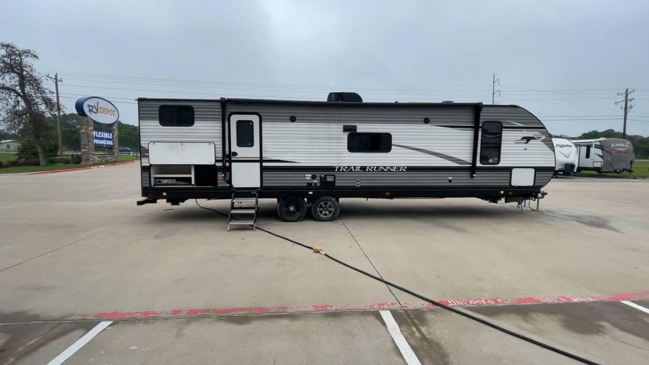 2022 HEARTLAND TRAIL RUNNER 31DB (5SFEB3724NE) , Length: 36.92 ft. | Dry Weight: 7,040 lbs. | Gross Weight: 9,642 lbs. | Slides: 1 transmission, located at 4319 N Main Street, Cleburne, TX, 76033, (817) 221-0660, 32.435829, -97.384178 - The 2022 Heartland Trail Runner 31DB is a flexible, family-friendly travel trailer that will make your camping trip more enjoyable. With a length of 36.92 feet and a dry weight of 7,040 pounds, this trailer gives you plenty of room and comfort for your trips. The gross weight of 9,642 pounds means t - Photo #2