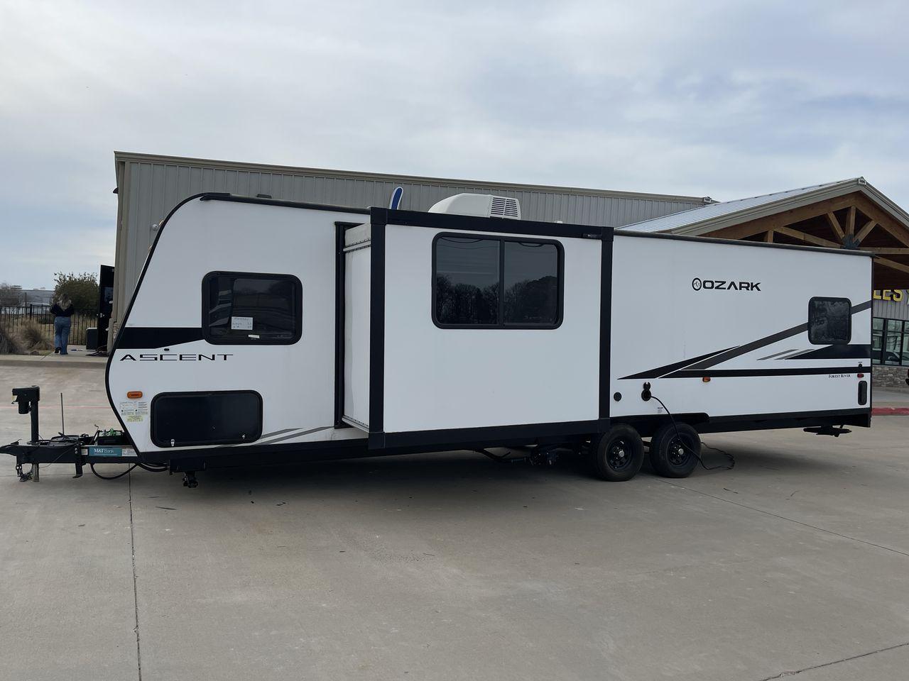 2021 FOREST RIVER OZARK 2700THX (5ZT2ZKSB7MG) , Length: 32.33 ft. | Dry Weight: 5,683 lbs. | Gross Weight: 7,830 lbs. | Slides: 1 transmission, located at 4319 N Main Street, Cleburne, TX, 76033, (817) 221-0660, 32.435829, -97.384178 - Measuring ~32 feet in length, this RV combines compactness with functionality, making it an ideal choice for both weekend getaways and extended road trips. The Ozark 2700THX features a features a single slide-out, providing a well-designed and spacious interior. The 2700THX boasts a dedicated garage - Photo #20