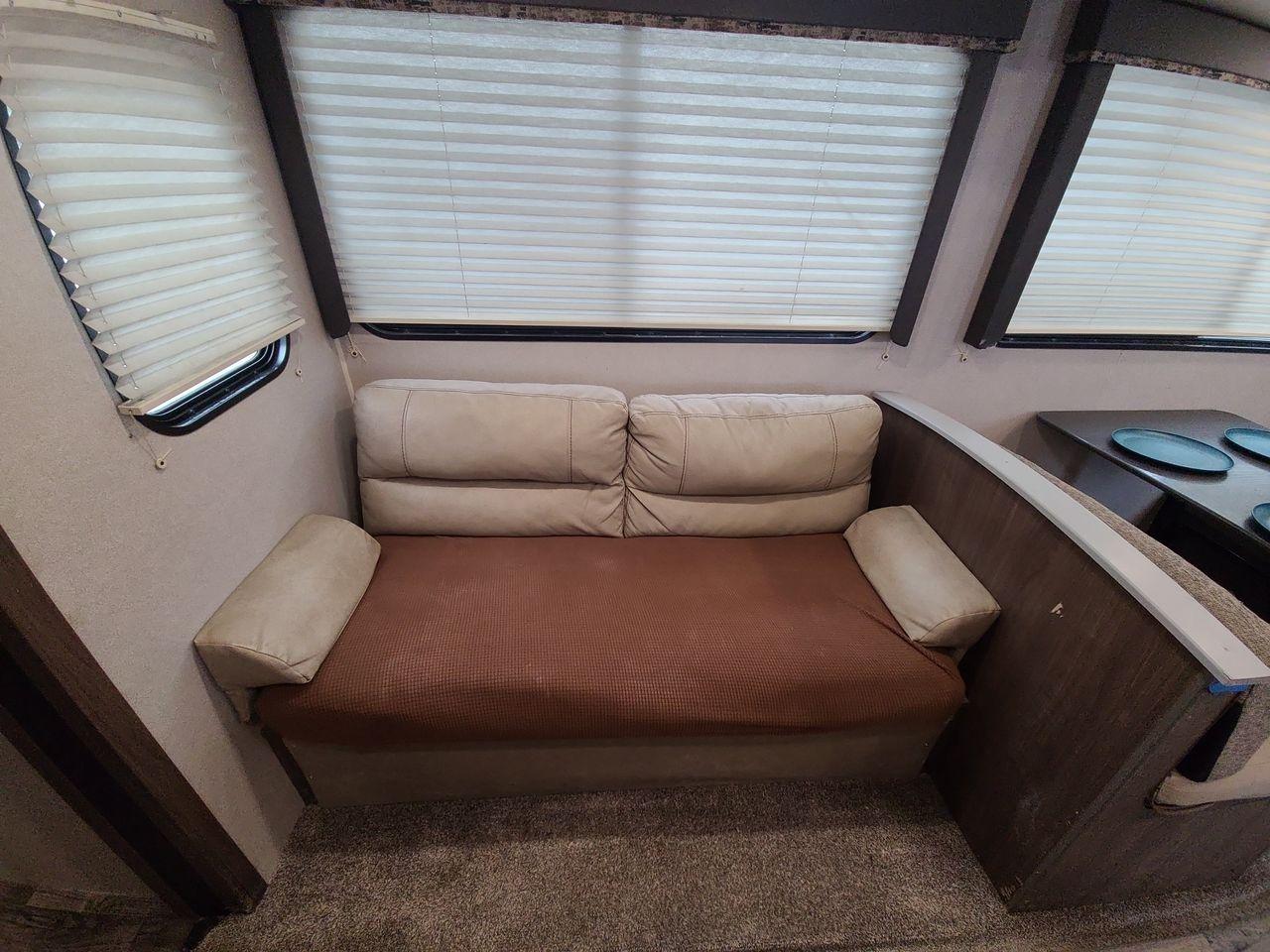 2019 KEYSTONE HIDEOUT 32BHTS (4YDT32F20K3) , Length: 37.67 ft. | Dry Weight: 8,634 lbs. | Gross Weight: 11,200 lbs. | Slides: 3 transmission, located at 4319 N Main Street, Cleburne, TX, 76033, (817) 221-0660, 32.435829, -97.384178 - The 2019 Keystone Hideout 32BHTS is a spacious and family-friendly travel trailer, measuring 37 feet 7 inches in length, 8 feet in width, and 11 feet 4 inches in height, with a dry weight of 8,600 lbs and a GVWR of 11,200 lbs. Constructed with a cambered chassis and a full walk-on roof on a powder-c - Photo #12