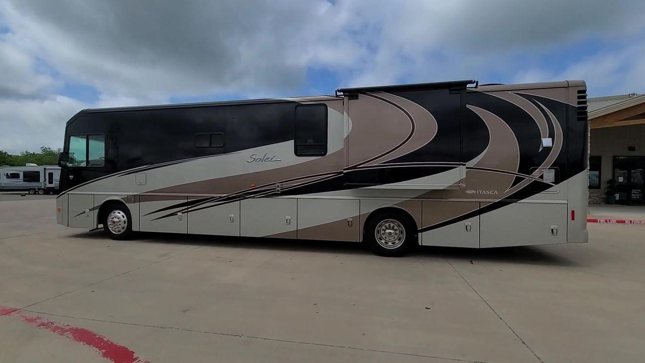 2014 ITASCA SOLEI 38R (4UZACJDT2EC) , Length: 39.8 ft. | Gross Weight: 27,910 lbs. | Slides: 2 transmission, located at 4319 N Main St, Cleburne, TX, 76033, (817) 678-5133, 32.385960, -97.391212 - Photo #2