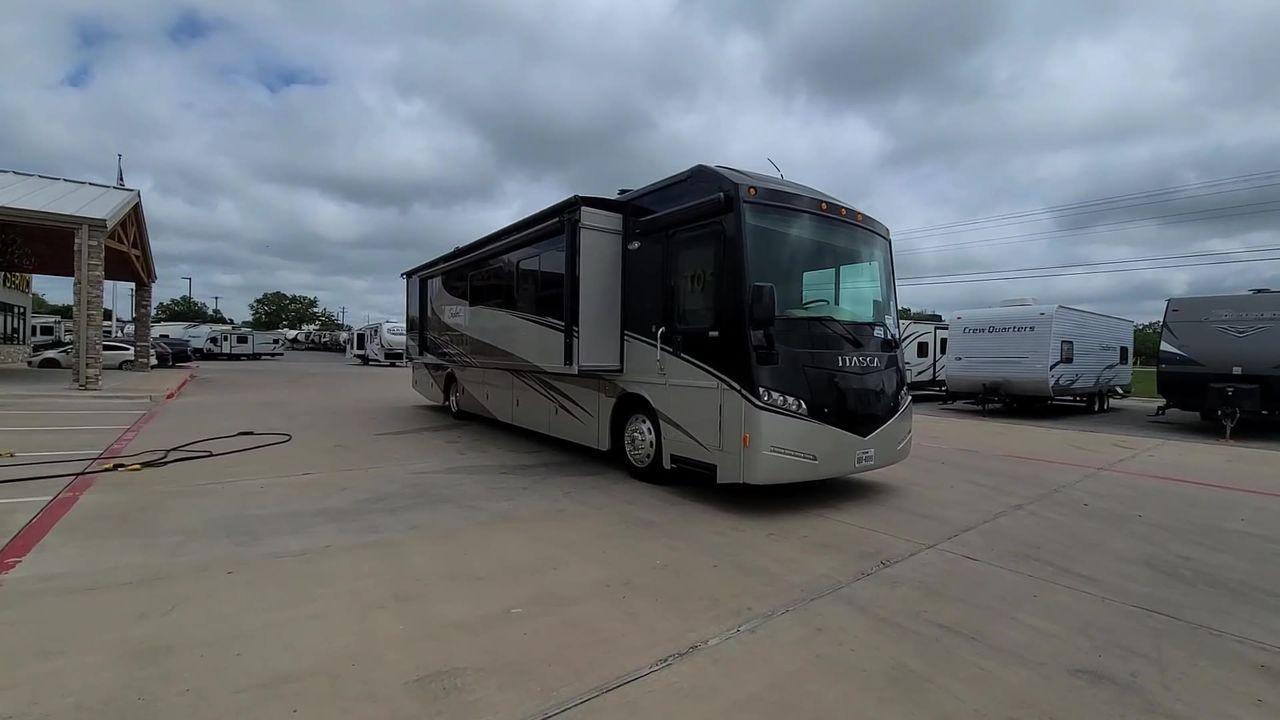 2014 ITASCA SOLEI 38R (4UZACJDT2EC) , Length: 39.8 ft. | Gross Weight: 27,910 lbs. | Slides: 2 transmission, located at 4319 N Main St, Cleburne, TX, 76033, (817) 678-5133, 32.385960, -97.391212 - The 2014 Itasca Solei 38R Motor Home is a sophisticated and spacious Class A RV designed for the ultimate road-tripping experience. Powered by a potent 300-horsepower Cummins diesel engine and built on a Freightliner XCS chassis, this motorhome ensures a smooth and powerful ride. Measuring 39 feet i - Photo #5
