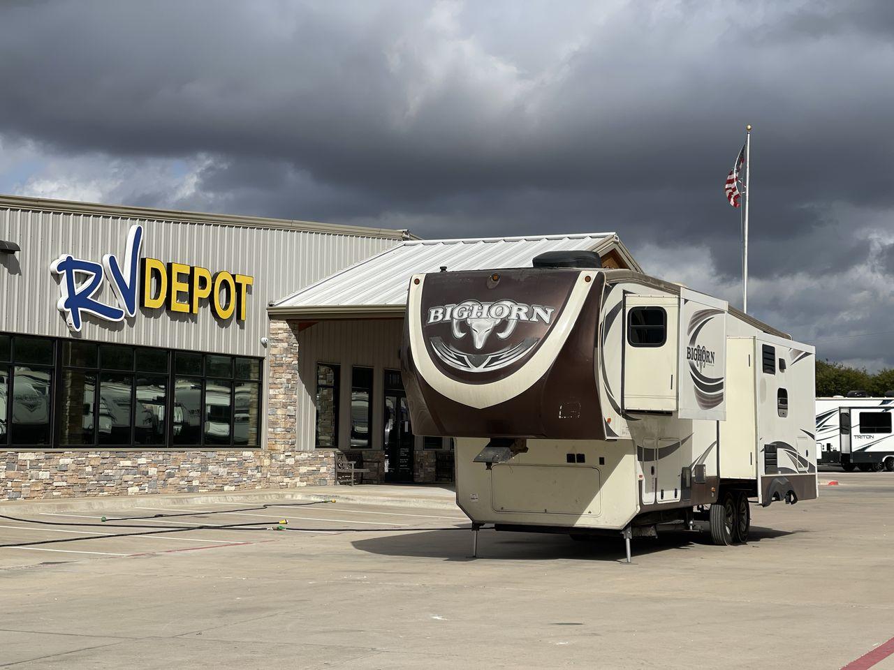 photo of 2015 HEARTLAND BIGHORN 3270RS