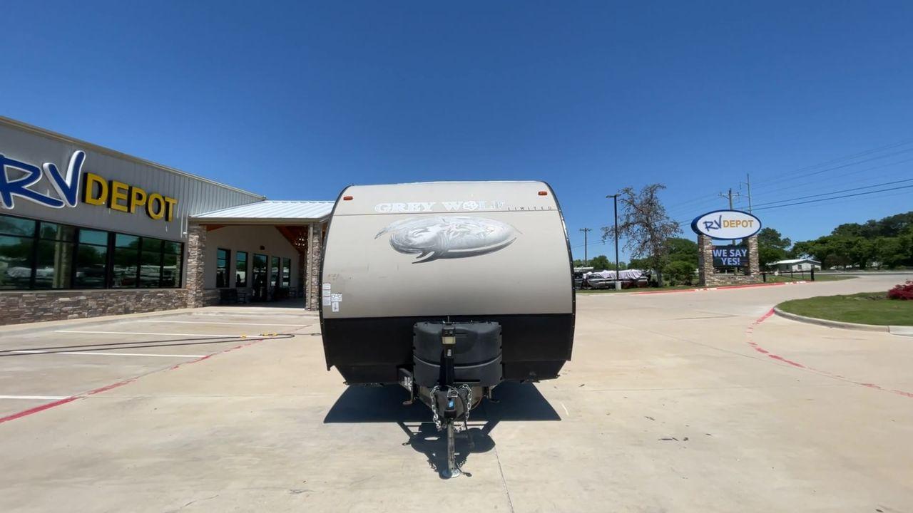 2018 FOREST RIVER GREY WOLF 22RR (4X4TCKX2XJK) , Length: 28.83 ft. ft | Dry Weight: 4,871 lbs | Gross Weight: 7,686 lbs.| Slides: 0 transmission, located at 4319 N Main Street, Cleburne, TX, 76033, (817) 221-0660, 32.435829, -97.384178 - Introducing the 2018 Forest River Grey Wolf 22RR, a flexible and well-designed travel trailer ideal for explorers who want both comfort and functionality on the road. With a length of 28.83 feet and a dry weight of 4,871 pounds, this RV maintains a balance between spaciousness and lightweight towing - Photo #4