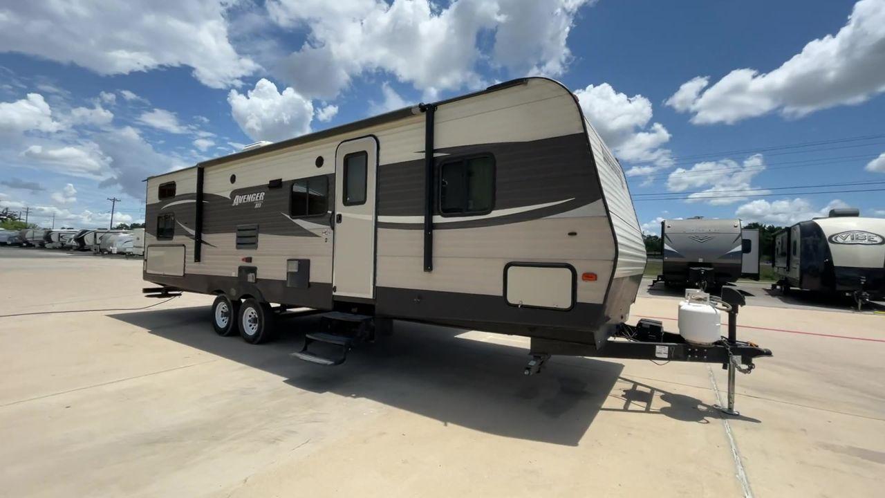 2018 FOREST RIVER AVENGER 27DBS (5ZT2AVSB2JB) , Length: 32.92 ft. | Dry Weight: 6,652 lbs. | Slides: 1 transmission, located at 4319 N Main St, Cleburne, TX, 76033, (817) 678-5133, 32.385960, -97.391212 - Experience the ideal blend of luxury and exploration with the Forest River Avenger 27DBS Travel Trailer from 2018. For families or groups of friends looking for a roomy and fully furnished mobile home, this well-thought-out travel trailer is perfect. The dimensions for this unit are 32.92 ft in l - Photo #3