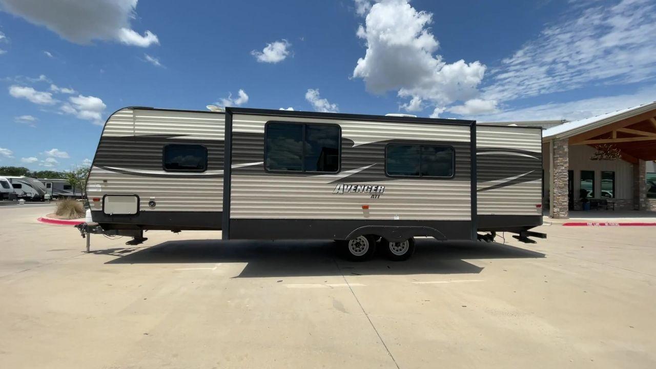 2018 FOREST RIVER AVENGER 27DBS (5ZT2AVSB2JB) , Length: 32.92 ft. | Dry Weight: 6,652 lbs. | Slides: 1 transmission, located at 4319 N Main Street, Cleburne, TX, 76033, (817) 221-0660, 32.435829, -97.384178 - Experience the ideal blend of luxury and exploration with the Forest River Avenger 27DBS Travel Trailer from 2018. For families or groups of friends looking for a roomy and fully furnished mobile home, this well-thought-out travel trailer is perfect. The dimensions for this unit are 32.92 ft in l - Photo #6