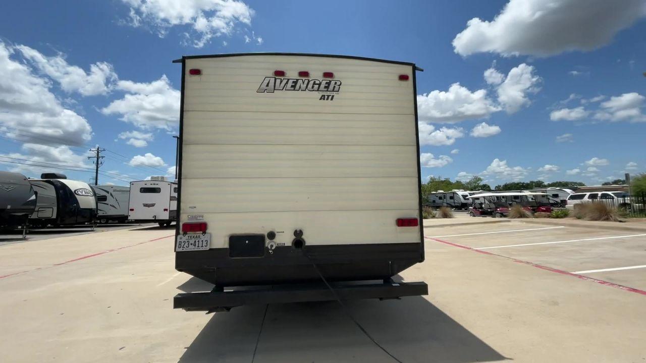 2018 FOREST RIVER AVENGER 27DBS (5ZT2AVSB2JB) , Length: 32.92 ft. | Dry Weight: 6,652 lbs. | Slides: 1 transmission, located at 4319 N Main St, Cleburne, TX, 76033, (817) 678-5133, 32.385960, -97.391212 - Experience the ideal blend of luxury and exploration with the Forest River Avenger 27DBS Travel Trailer from 2018. For families or groups of friends looking for a roomy and fully furnished mobile home, this well-thought-out travel trailer is perfect. The dimensions for this unit are 32.92 ft in l - Photo #8
