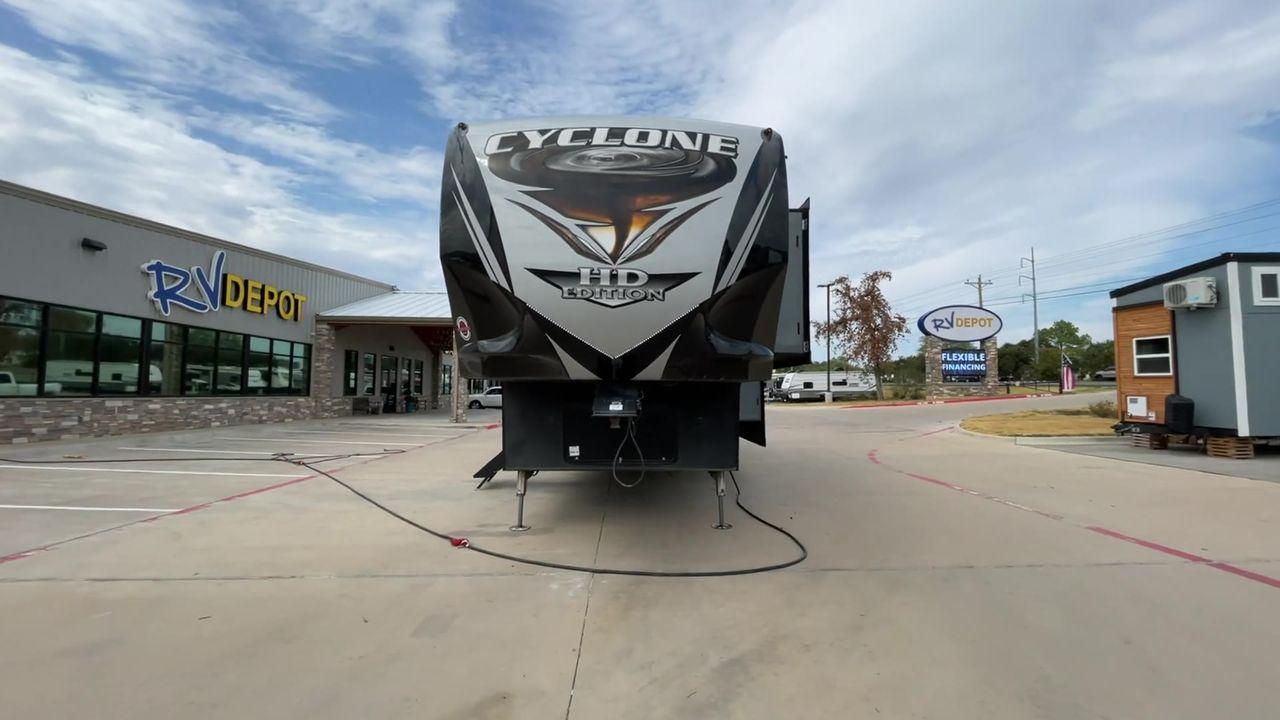 2018 HEARTLAND CYCLONE 4115 (5SFCG4433JE) , located at 4319 N Main St, Cleburne, TX, 76033, (817) 678-5133, 32.385960, -97.391212 - Photo #6