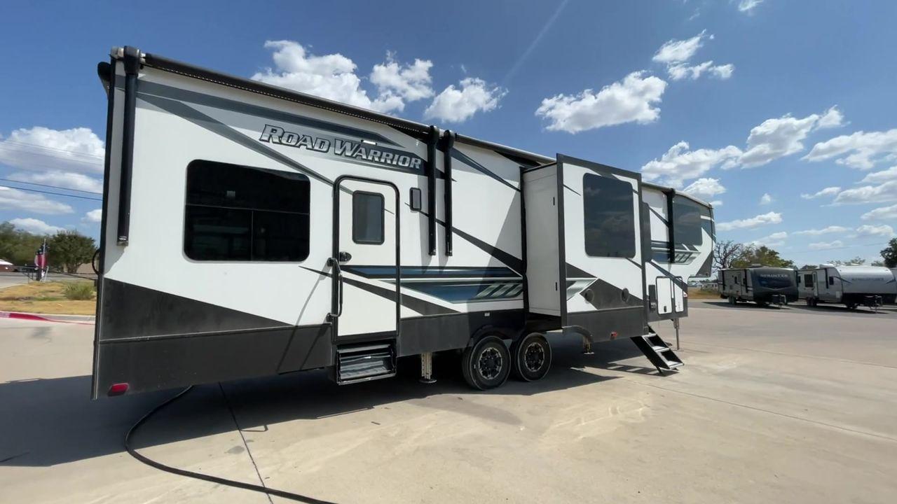 2021 HEARTLAND ROAD WARRIOR 351 (5SFCG4128ME) , Length: 41.5 ft. | Dry Weight: 14,530 lbs. | Gross Weight: 17,250 lbs. | Slides: 3 transmission, located at 4319 N Main St, Cleburne, TX, 76033, (817) 678-5133, 32.385960, -97.391212 - Are you an adventure seeker looking for the perfect toy hauler to take on your next road trip? Look no further than the 2021 Heartland Road Warrior 351, available for sale at RV Depot in Cleburne, TX. With its impressive features and capabilities, this toy hauler is ready to take you on unforgettabl - Photo #1