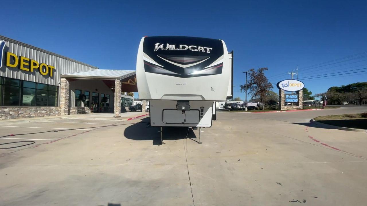 2020 FOREST RIVER WILDCAT 384MB (5ZT3WC3B2LG) , Length: 42.33 ft. | Dry Weight: 12,443 lbs. | Slides: 4 transmission, located at 4319 N Main St, Cleburne, TX, 76033, (817) 678-5133, 32.385960, -97.391212 - The 2020 Forest River Wildcat 384MB is a fifth wheel that epitomizes Forest River's dedication to innovation, quality, and crafting the perfect home on wheels. It offers a luxurious and versatile space for you and your loved ones. With a spacious quad-slide design with four slide-outs, this fifth wh - Photo #4