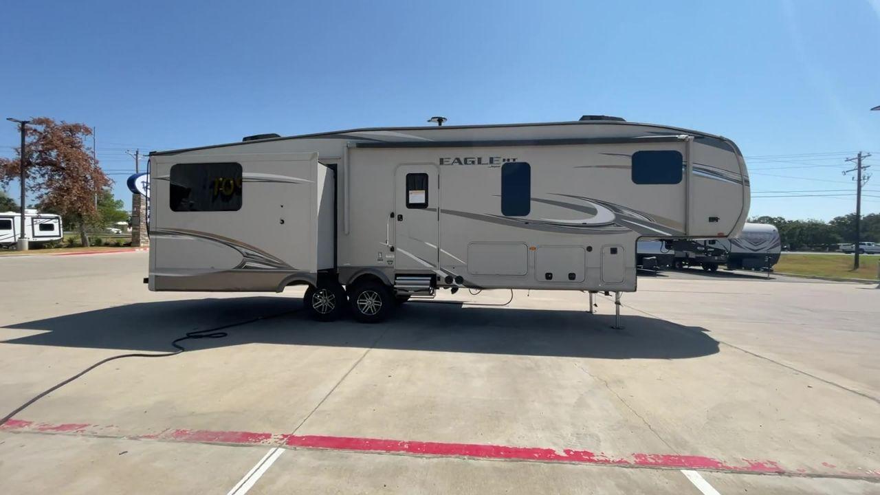 2018 JAYCO EAGLE 30.5 MBOK (1UJCJ0BT5J1) , Length: 36.7 ft.| Dry Weight: 9,670 lbs. | Gross Weight: 11,950 lbs. | Slides: 4 transmission, located at 4319 N Main St, Cleburne, TX, 76033, (817) 678-5133, 32.385960, -97.391212 - With a length of ~36 feet, the 2018 Jayco Eagle HT 30.5MBOK is an exceptional fifth-wheel model that seamlessly blends luxury, innovation, and versatility for your ultimate travel experience. Its floor plan features a masterful bunkhouse design, offering a private and cozy space for the kids or gues - Photo #2