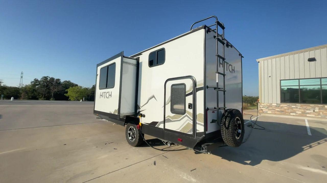2022 CRUISER RV HITCH 18BHS (5RXRB2319N1) , Length: 22 ft | Dry Weight: 4,030 lbs | Gross Weight: 5,000 lbs | Slides: 1 transmission, located at 4319 N Main St, Cleburne, TX, 76033, (817) 678-5133, 32.385960, -97.391212 - The 2022 Cruiser RV Corp Hitch 18BHS is a compact yet feature-packed travel trailer perfect for those who value comfort and convenience during their travels. Featuring a sleek and modern exterior design, this lightweight trailer measures approximately 22 feet in length, making it easy to tow and man - Photo #7