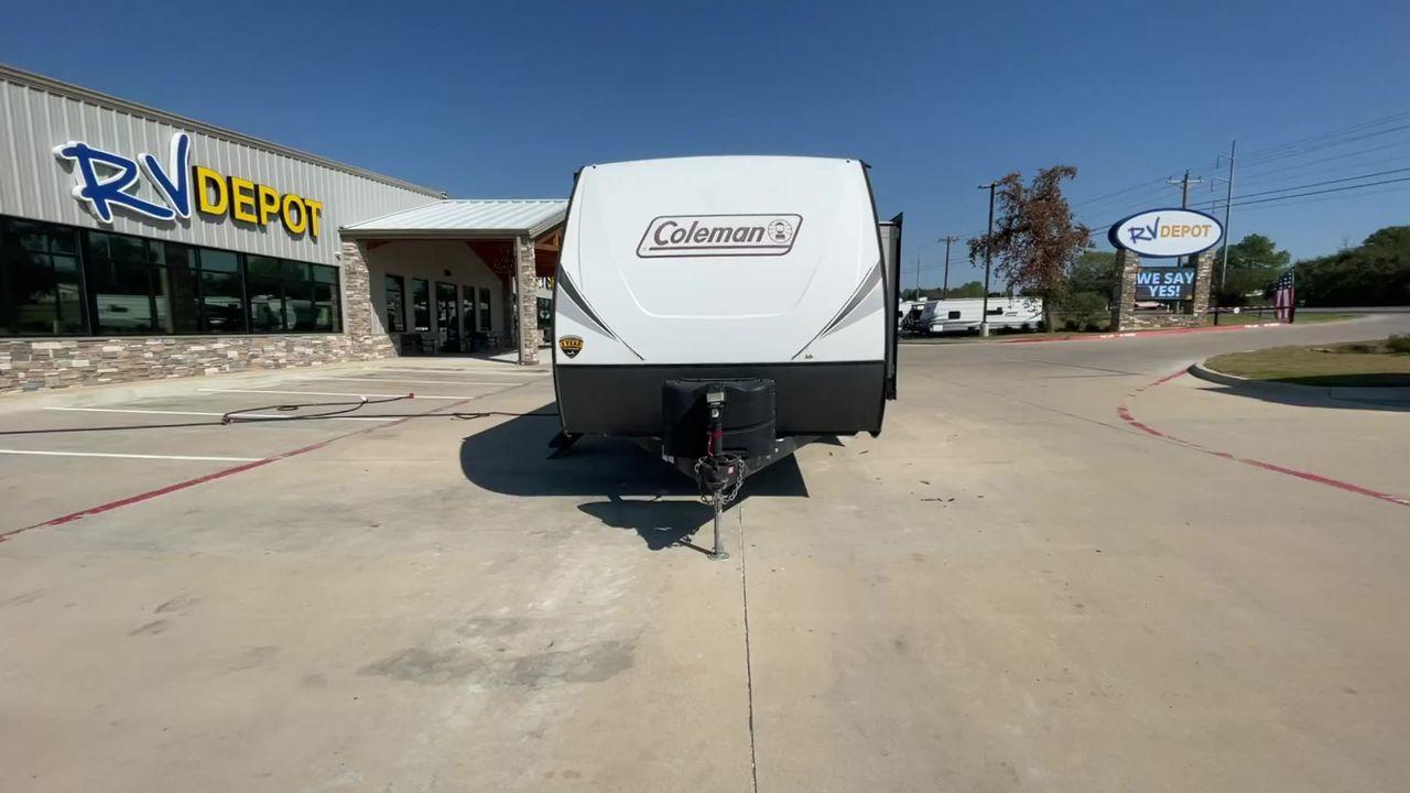 2020 KEYSTONE COLEMAN 1805RB (4YDT18029LM) , Length: 22.75 ft | Dry Weight: 4,448 lbs. | Slides: 1 transmission, located at 4319 N Main St, Cleburne, TX, 76033, (817) 678-5133, 32.385960, -97.391212 - The 2020 Dutchmen Coleman 1805RB is a compact and lightweight travel trailer perfect for adventurers who value versatility and comfort during their travels. This trailer is ideal for both weekend getaways and extended trips, thanks to its manageable length of 22.75 feet and lightweight dry weight of - Photo #4