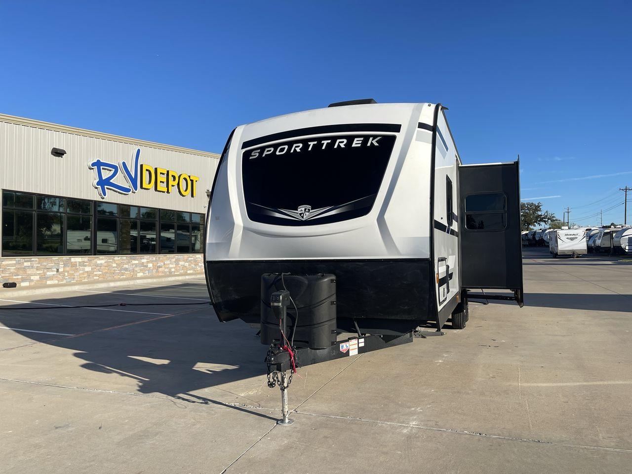 2022 K-Z SPORTTREK 281VBH (4EZT12824N8) , Length: 32.42 ft.| Dry Weight: 6,640 lbs. | Slides: 1 transmission, located at 4319 N Main St, Cleburne, TX, 76033, (817) 678-5133, 32.385960, -97.391212 - The 2022 K-Z SportsTrek 281VBH, a versatile and family-friendly travel trailer designed for unforgettable adventures. Measuring 32 feet in length, this model features a single slide-out, enhancing the living space for ultimate comfort. The 281VBH includes a master bedroom with a queen-size bed and - Photo #0