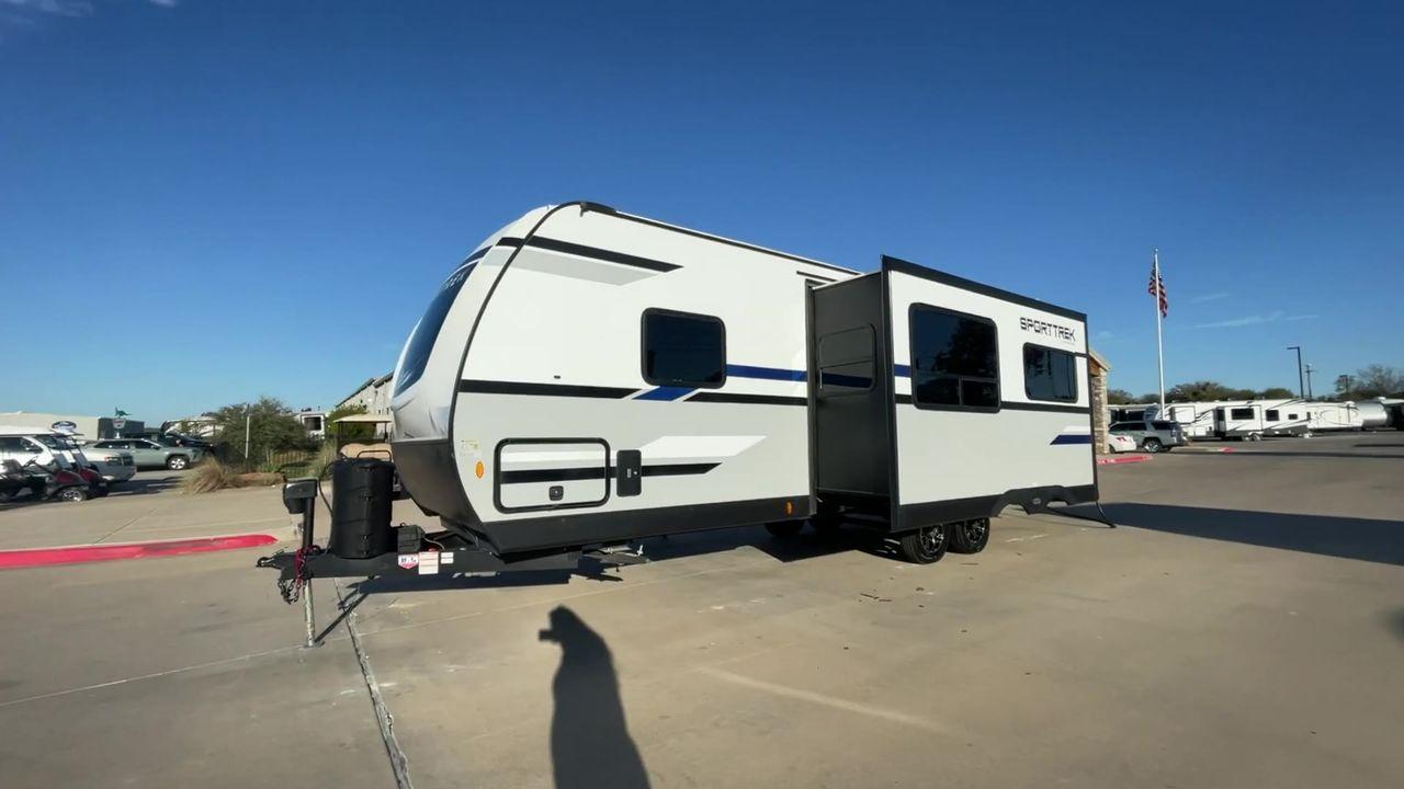 2022 K-Z SPORTTREK 281VBH (4EZT12824N8) , Length: 32.42 ft.| Dry Weight: 6,640 lbs. | Slides: 1 transmission, located at 4319 N Main Street, Cleburne, TX, 76033, (817) 221-0660, 32.435829, -97.384178 - The 2022 K-Z SportsTrek 281VBH, a versatile and family-friendly travel trailer designed for unforgettable adventures. Measuring 32 feet in length, this model features a single slide-out, enhancing the living space for ultimate comfort. The 281VBH includes a master bedroom with a queen-size bed and - Photo #5