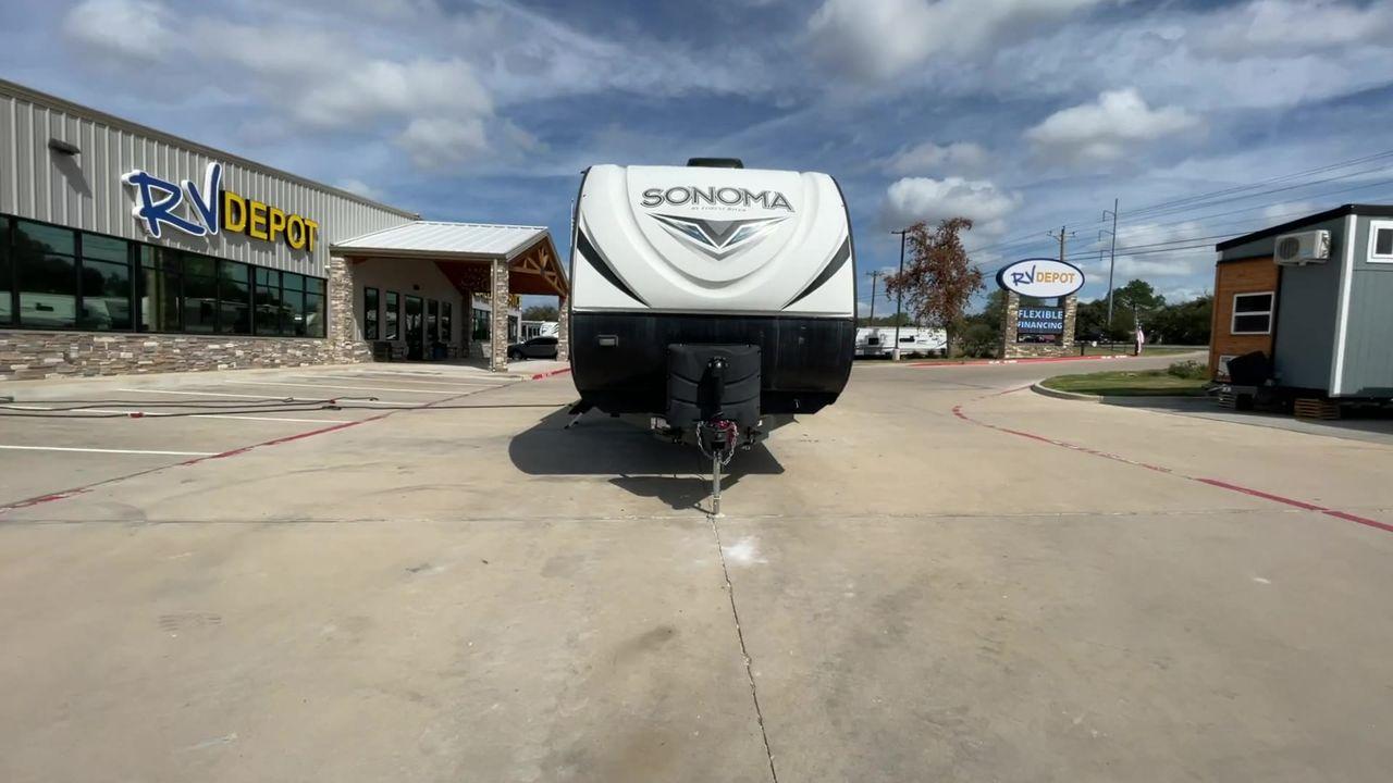 2020 FOREST RIVER SONOMA 2903RK (4X4TSKE28LE) , Length: 34.75 ft. | Dry Weight: 7,799 lbs. | Gross Weight: 9,999 lbs. | Slides: 1 transmission, located at 4319 N Main St, Cleburne, TX, 76033, (817) 678-5133, 32.385960, -97.391212 - Experience extraordinary adventures with the 2020 Forest River Sonoma 2903RK. Measuring 34.75 feet long and weighing 7,799 pounds dry, this unit is both large and lightweight, making it easy to pull and handle. The Sonoma 2903RK provides adequate living space without sacrificing practicality with a - Photo #4