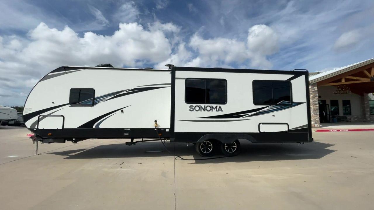 2020 FOREST RIVER SONOMA 2903RK (4X4TSKE28LE) , Length: 34.75 ft. | Dry Weight: 7,799 lbs. | Gross Weight: 9,999 lbs. | Slides: 1 transmission, located at 4319 N Main Street, Cleburne, TX, 76033, (817) 221-0660, 32.435829, -97.384178 - Experience extraordinary adventures with the 2020 Forest River Sonoma 2903RK. Measuring 34.75 feet long and weighing 7,799 pounds dry, this unit is both large and lightweight, making it easy to pull and handle. The Sonoma 2903RK provides adequate living space without sacrificing practicality with a - Photo #6