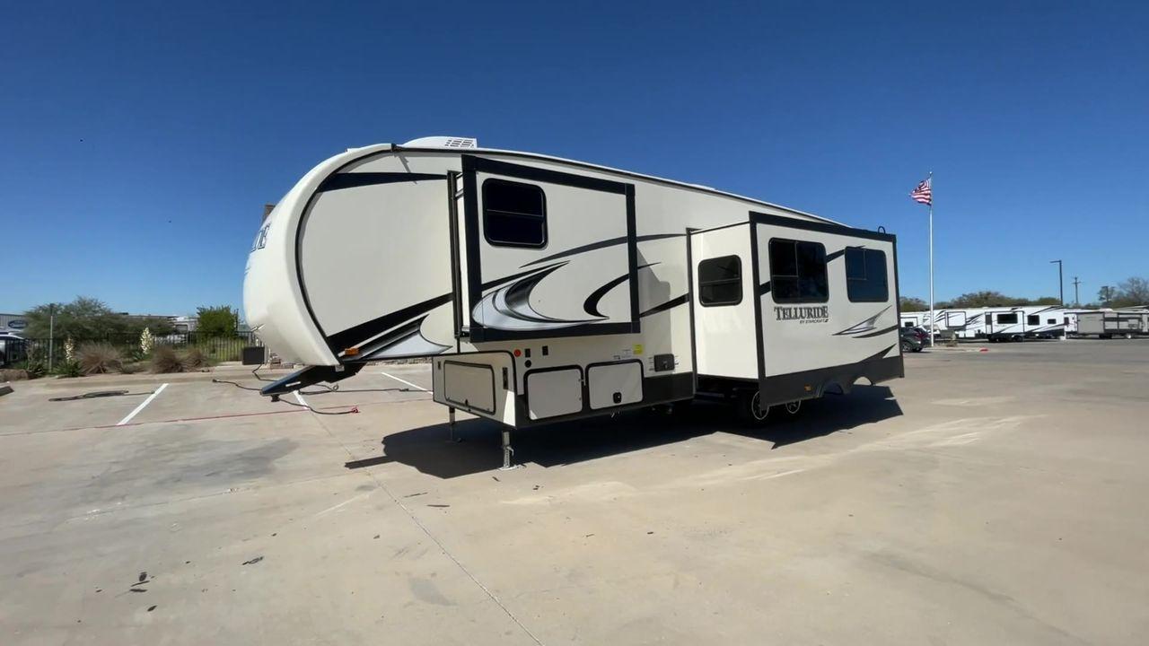 2021 STARCRAFT TELLURIDE 297BHS (1SACS0BS6M3) , Slides: 2 transmission, located at 4319 N Main Street, Cleburne, TX, 76033, (817) 221-0660, 32.435829, -97.384178 - Here are several reasons why you should buy this RV: (1) It has an aluminum-framed roof, tinted safety-glass windows, and TuffShell sidewall construction. (2) It features motion-detecting lights in its pass-through storage and solid swing-down steps at the main entry. (3) It also has hardwood cab - Photo #5