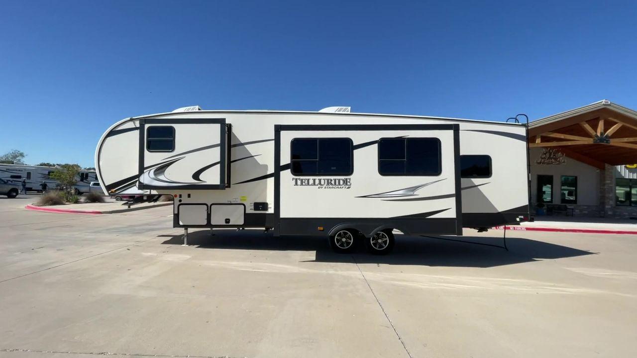 2021 STARCRAFT TELLURIDE 297BHS (1SACS0BS6M3) , Slides: 2 transmission, located at 4319 N Main St, Cleburne, TX, 76033, (817) 678-5133, 32.385960, -97.391212 - Discover the ultimate blend of luxury and adaptability with the 2021 Starcraft Telluride 297BHS. This fifth wheel comes with two slideouts and a spacious 21-foot power awning, providing plenty of room for outdoor relaxation and entertainment. Designed to comfortably accommodate up to 10 people, this - Photo #6