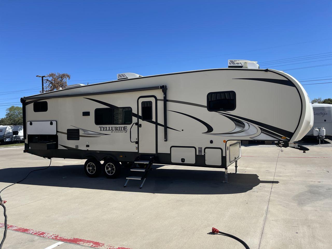 2021 STARCRAFT TELLURIDE 297BHS (1SACS0BS6M3) , Slides: 2 transmission, located at 4319 N Main St, Cleburne, TX, 76033, (817) 678-5133, 32.385960, -97.391212 - Discover the ultimate blend of luxury and adaptability with the 2021 Starcraft Telluride 297BHS. This fifth wheel comes with two slideouts and a spacious 21-foot power awning, providing plenty of room for outdoor relaxation and entertainment. Designed to comfortably accommodate up to 10 people, this - Photo #24