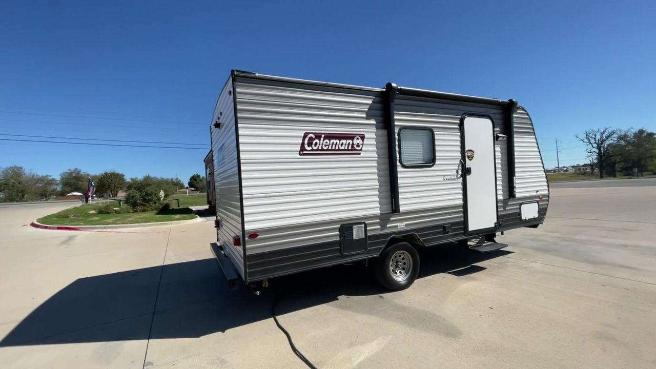 2022 KEYSTONE COLEMAN 17BH (4YDTCMG19NJ) , Length: 21.42 ft | Dry Weight: 2,986 lbs. | Slides: 0 transmission, located at 4319 N Main Street, Cleburne, TX, 76033, (817) 221-0660, 32.435829, -97.384178 - The 2022 Dutchmen Coleman 17BH travel trailer offers the ideal balance of comfort and convenience. Designed to accommodate the entire family, this tiny yet large trailer includes a queen bed and bunk beds in the back, ensuring that everyone has their own cozy spot to rest after a day of activity. Th - Photo #1