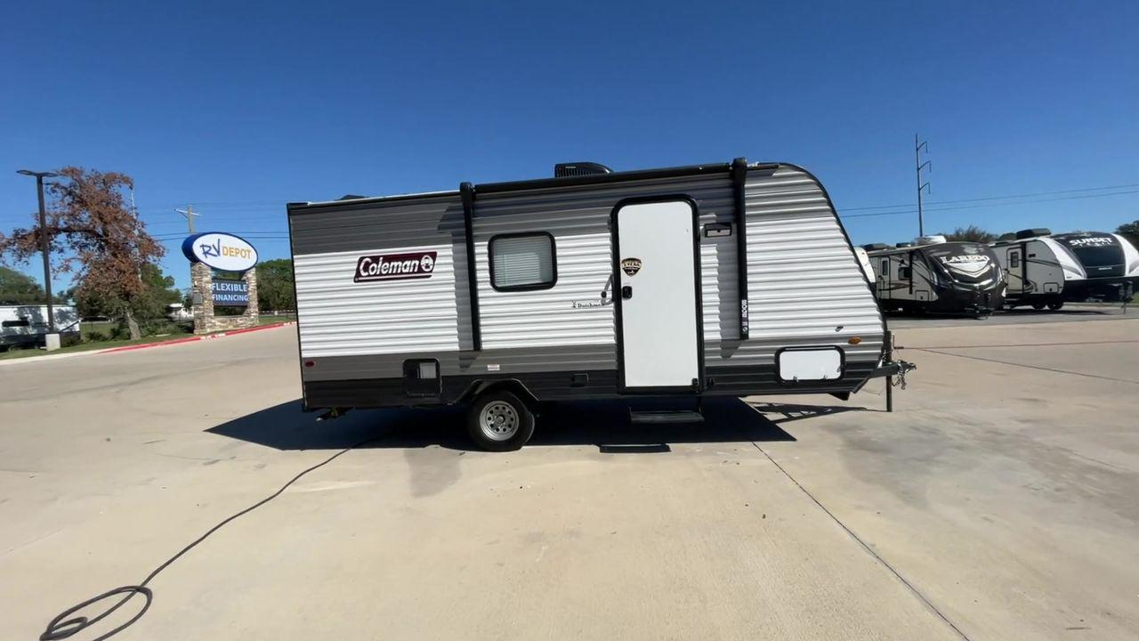 2022 KEYSTONE COLEMAN 17BH (4YDTCMG19NJ) , Length: 21.42 ft | Dry Weight: 2,986 lbs. | Slides: 0 transmission, located at 4319 N Main Street, Cleburne, TX, 76033, (817) 221-0660, 32.435829, -97.384178 - The 2022 Dutchmen Coleman 17BH travel trailer offers the ideal balance of comfort and convenience. Designed to accommodate the entire family, this tiny yet large trailer includes a queen bed and bunk beds in the back, ensuring that everyone has their own cozy spot to rest after a day of activity. Th - Photo #2