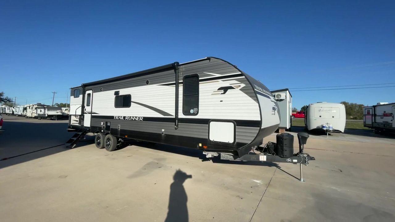 2023 HEARTLAND TRAIL RUNNER 31DB (5SFEB3723PE) , located at 4319 N Main St, Cleburne, TX, 76033, (817) 678-5133, 32.385960, -97.391212 - Are you looking for a spacious and comfortable travel trailer to embark on your next adventure? Look no further than the 2023 Heartland Trail Runner 31DB, available at RV Depot in Cleburne, TX. With its impressive features and affordable price of $37,995, this travel trailer is perfect for families - Photo #3