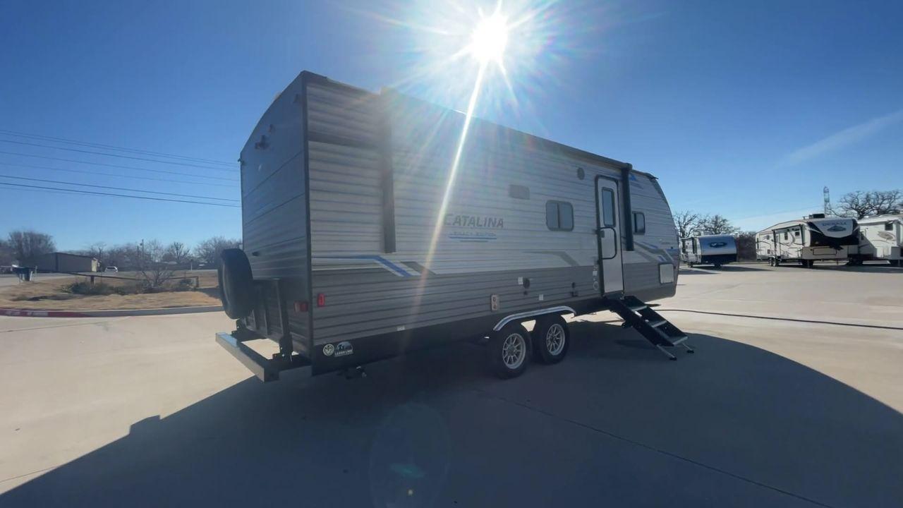 2021 COACHMEN CATALINA 243RBS (5ZT2CANBXMU) , Length: 28.75 ft. | Dry Weight: 5,692 lbs. | Gross Weight: 7,600 lbs. | Slides: 1 transmission, located at 4319 N Main Street, Cleburne, TX, 76033, (817) 221-0660, 32.435829, -97.384178 - The 2021 Forest River Catalina 243RBS travel trailer offers a spacious floorplan that is truly comfortable and convenient. As you enter the trailer, you will find a cozy front bedroom with a lovely queen bed where you can relax and rejuvenate yourself after enjoying the great outdoors. You also have - Photo #1