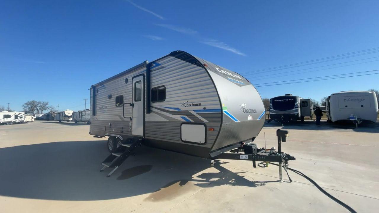 2021 COACHMEN CATALINA 243RBS (5ZT2CANBXMU) , Length: 28.75 ft. | Dry Weight: 5,692 lbs. | Gross Weight: 7,600 lbs. | Slides: 1 transmission, located at 4319 N Main St, Cleburne, TX, 76033, (817) 678-5133, 32.385960, -97.391212 - The 2021 Forest River Catalina 243RBS travel trailer offers a spacious floorplan that is truly comfortable and convenient. As you enter the trailer, you will find a cozy front bedroom with a lovely queen bed where you can relax and rejuvenate yourself after enjoying the great outdoors. You also have - Photo #3