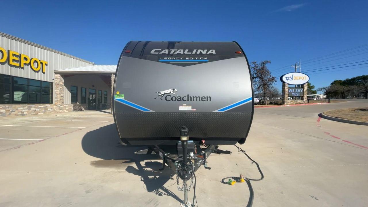2021 FOREST RIVER CATALINA 243RBS (5ZT2CANBXMU) , Length: 28.75 ft. | Dry Weight: 5,692 lbs. | Gross Weight: 7,600 lbs. | Slides: 1 transmission, located at 4319 N Main St, Cleburne, TX, 76033, (817) 678-5133, 32.385960, -97.391212 - Embark on a fun and exciting journey solo or with some company in this 2021 Forest River Catalina 243RBS! This travel trailer offers a spacious floorplan that is truly comfortable and convenient. As you enter the trailer, you will find a cozy front bedroom with a lovely queen bed where you can re - Photo #4