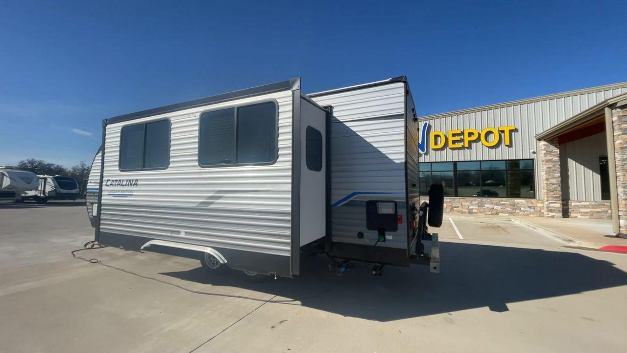 2021 COACHMEN CATALINA 243RBS (5ZT2CANBXMU) , Length: 28.75 ft. | Dry Weight: 5,692 lbs. | Gross Weight: 7,600 lbs. | Slides: 1 transmission, located at 4319 N Main Street, Cleburne, TX, 76033, (817) 221-0660, 32.435829, -97.384178 - The 2021 Forest River Catalina 243RBS travel trailer offers a spacious floorplan that is truly comfortable and convenient. As you enter the trailer, you will find a cozy front bedroom with a lovely queen bed where you can relax and rejuvenate yourself after enjoying the great outdoors. You also have - Photo #7