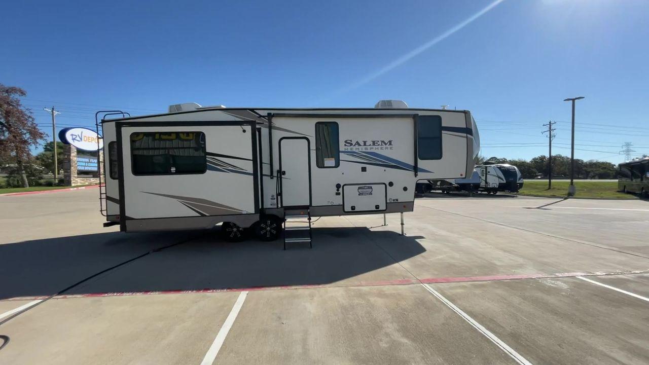 2022 FOREST RIVER SALEM HEMISPHERE 286 (4X4FSBE29NV) , Length: 33.92 ft. | Dry Weight: 9,229 lbs. | Slides: 3 transmission, located at 4319 N Main St, Cleburne, TX, 76033, (817) 678-5133, 32.385960, -97.391212 - The 2022 Forest River Salem Hemisphere 286RL is a travel trailer that combines luxury, innovation, and comfort for an unparalleled camping experience. This travel trailer is designed for those who seek a blend of sophistication and functionality in their RVing lifestyle. The living area features plu - Photo #2