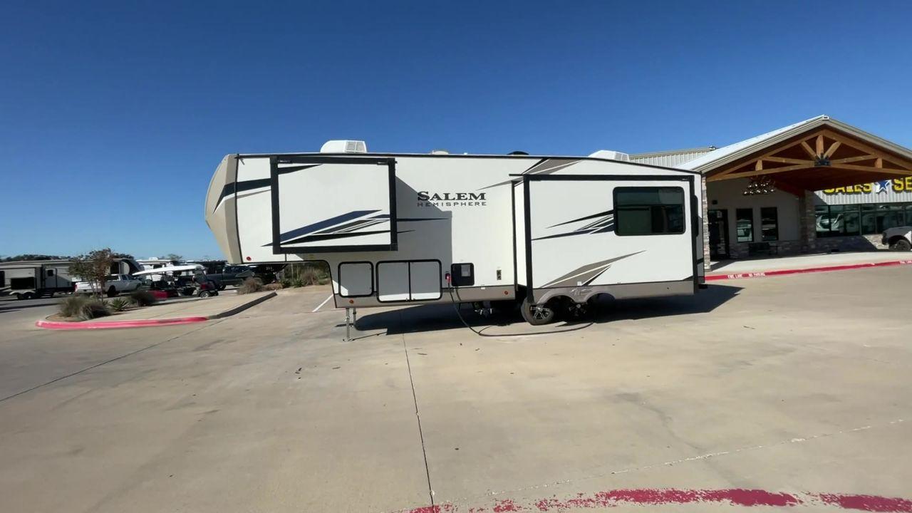 2022 FOREST RIVER SALEM HEMISPHERE 286 (4X4FSBE29NV) , Length: 33.92 ft. | Dry Weight: 9,229 lbs. | Slides: 3 transmission, located at 4319 N Main Street, Cleburne, TX, 76033, (817) 221-0660, 32.435829, -97.384178 - The 2022 Forest River Salem Hemisphere 286RL is a travel trailer that combines luxury, innovation, and comfort for an unparalleled camping experience. This travel trailer is designed for those who seek a blend of sophistication and functionality in their RVing lifestyle. The living area features plu - Photo #6