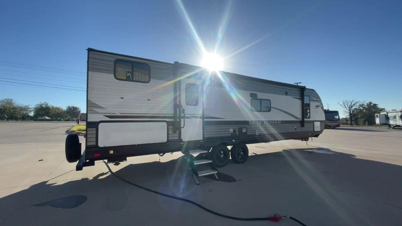 2023 HEARTLAND TRAIL RUNNER 31DB (5SFEB372XPE) , Length: 36.92 ft | Dry Weight: 7,040 lbs | GVWR: 9,642 lbs | Slides: 1 transmission, located at 4319 N Main St, Cleburne, TX, 76033, (817) 678-5133, 32.385960, -97.391212 - If you're in the market for a reliable and spacious travel trailer bunk house, look no further than this 2023 Heartland Trail Runner 31DB available at RV Depot in Cleburne, TX. With its affordable price of $37,995, this vehicle offers exceptional value for families or groups looking to embark on unf - Photo #7