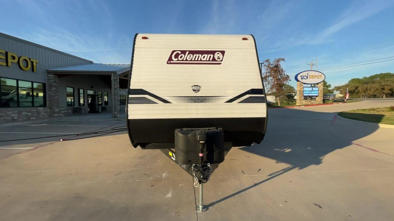 2022 KEYSTONE COLEMAN 285BH (4YDTCMN28NH) , Length: 32.75 ft | Dry Weight: 6,611 lbs. | Slides: 1 transmission, located at 4319 N Main St, Cleburne, TX, 76033, (817) 678-5133, 32.385960, -97.391212 - Experience the ultimate blend of comfort and adventure with the 2022 Keystone Coleman 285BH. This meticulously designed travel trailer is perfect for enhancing your camping experience. Adjusting the specifications, this model extends to a generous 32.75 feet with a dry weight of 6,611 lbs, providing - Photo #4