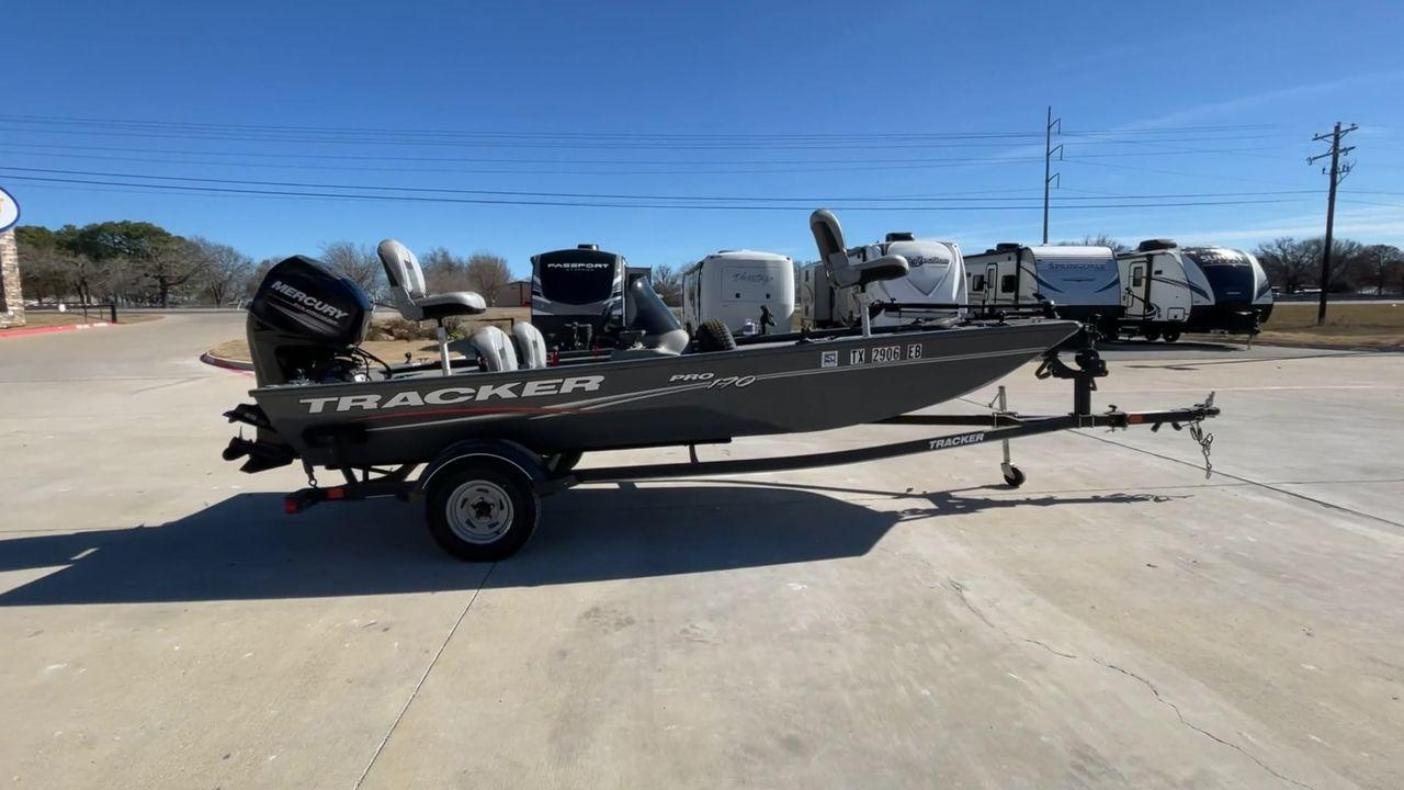 2018 BASS TRACKER PRO (BUJ61274L71) , located at 4319 N Main St, Cleburne, TX, 76033, (817) 678-5133, 32.385960, -97.391212 - The 2018 Bass Tracker Pro is the best fishing partner ever. This boat was made with great care and is built to perform. It has a strong hull and a large deck, so you and your gear will have plenty of room for a relaxing and productive fishing trip. For any fishing trip, this boat is built to last th - Photo #2