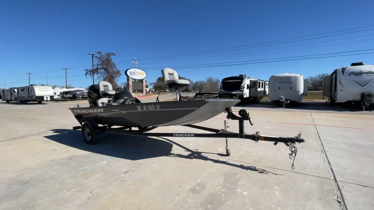 2018 BASS TRACKER PRO (BUJ61274L71) , located at 4319 N Main Street, Cleburne, TX, 76033, (817) 221-0660, 32.435829, -97.384178 - The 2018 Bass Tracker Pro is the best fishing partner ever. This boat was made with great care and is built to perform. It has a strong hull and a large deck, so you and your gear will have plenty of room for a relaxing and productive fishing trip. For any fishing trip, this boat is built to last th - Photo #3