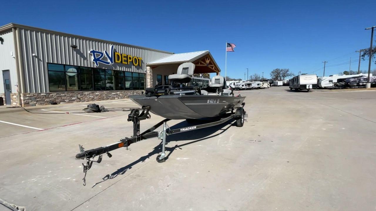 2018 BASS TRACKER PRO (BUJ61274L71) , located at 4319 N Main St, Cleburne, TX, 76033, (817) 678-5133, 32.385960, -97.391212 - The 2018 Bass Tracker Pro is the best fishing partner ever. This boat was made with great care and is built to perform. It has a strong hull and a large deck, so you and your gear will have plenty of room for a relaxing and productive fishing trip. For any fishing trip, this boat is built to last th - Photo #5
