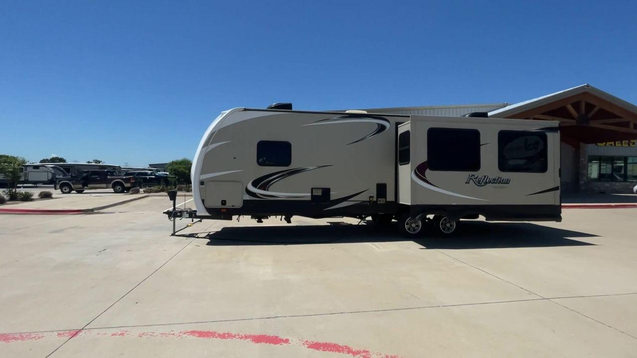 2017 GRAND DESIGN REFLECTION 297RSTS (573TR3424H3) , Length: 33.92 ft | Dry Weight: 7,895 lbs | Gross Weight: 9,995 lbs | Slides: 2 transmission, located at 4319 N Main Street, Cleburne, TX, 76033, (817) 221-0660, 32.435829, -97.384178 - The 2017 Grand Design Reflection 297RSTS is a high-end and flexible travel trailer made to make your life easier and more comfortable while you're on the road. With a length of 33.92 feet and a dry weight of 7,895 lbs, this trailer is big and light, making it easy to pull and move. Because the livin - Photo #6