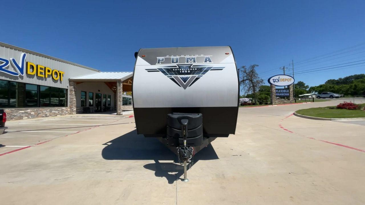 2023 FOREST RIVER PUMA 32BH2B (4X4TPUH21PP) , Length: 38.5 ft. | Dry Weight: 9,023 lbs. | Gross Weight: 11,230 lbs | Slides: 3 transmission, located at 4319 N Main St, Cleburne, TX, 76033, (817) 678-5133, 32.385960, -97.391212 - With its ample space and adaptability, the 2023 Palomino Puma 32BH2B travel trailer is perfect for hosting extended families and gatherings. This model provides generous living space while maintaining excellent maneuverability on the road. It measures 38.5 feet in length and has a dry weight of 9,02 - Photo #4